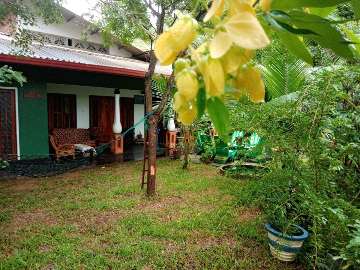 second home hostel Sigiriya Exterior foto